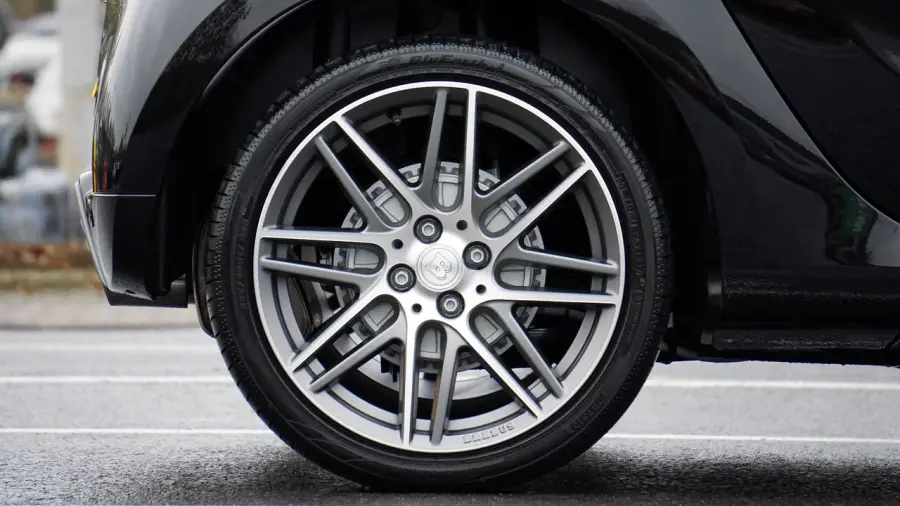 I vantaggi delle gomme 4 stagioni nella guida quotidiana